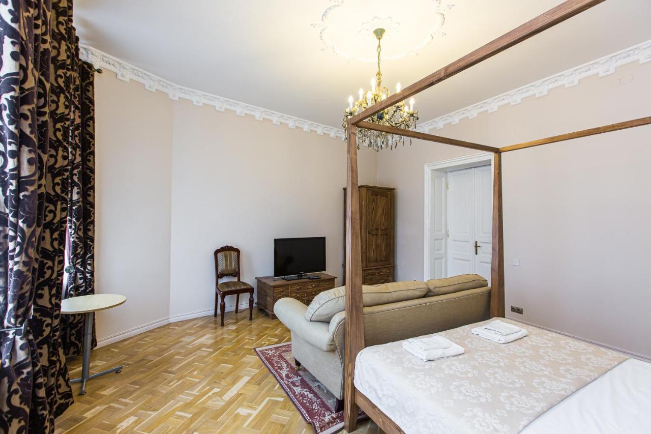 Австрійська Квартира В Центрі На Вулиці Михальчука 5 Lemberg Exterior foto